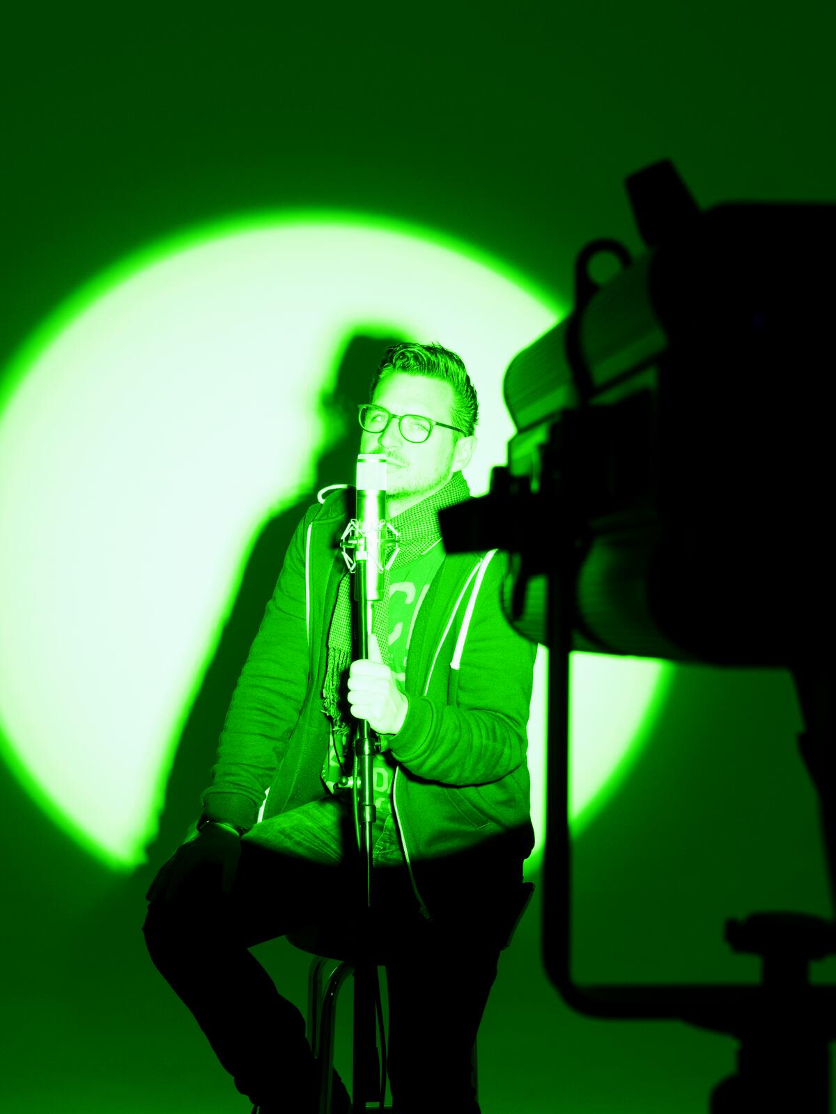 EUROLITE LED PFE-100 RGBW Profil Spot