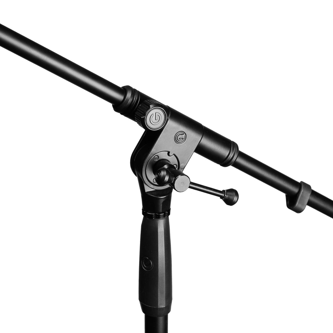 Gravity TMS 4321 OH B – Overhead-mikrofonstativ for turnébruk med ekstra bredt sammenleggbart trebeinstativ og ekstra lang bomarm