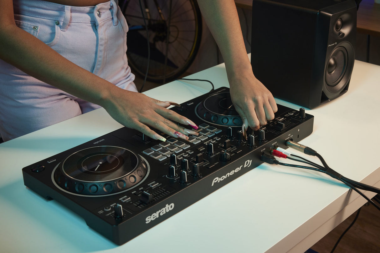 Pioneer DJ DDJ-REV1 DJ kontroller