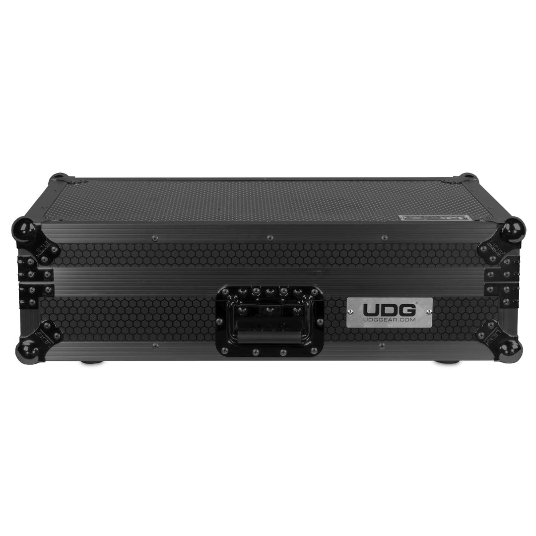 UDG Ultimate Flight Case NI Kontrol S4 MK3 Svart Plus (L)