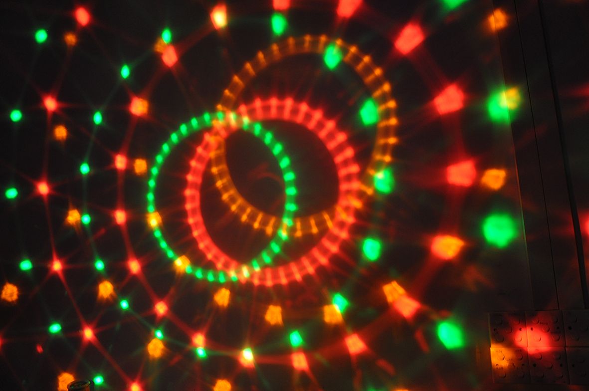 Ibiza Astro-Bat RGBA LED-lyseffekt