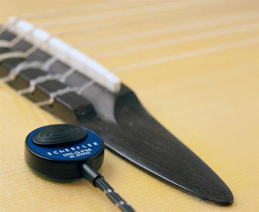 Schertler DYN-G-P48 Kontaktmikrofon til gitarer og banjo