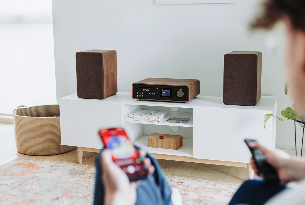 Pure Classic Stereo Hi-Fi System – DAB+, CD, Bluetooth, 100W, Valnøtt