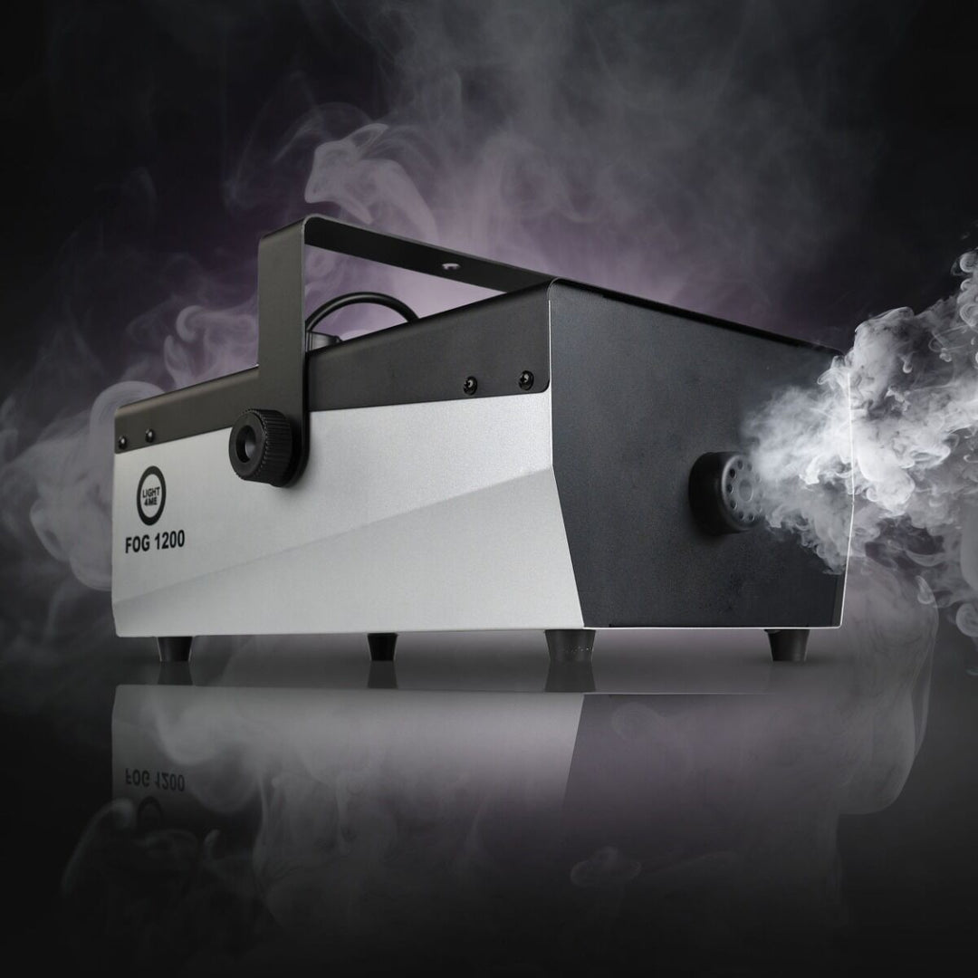 Light4Me Fog 1200 V2 Røykmaskin 1200W med Trådløs Fjernbetjening & DMX