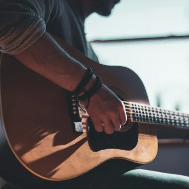 Lær at spille bas som begynder