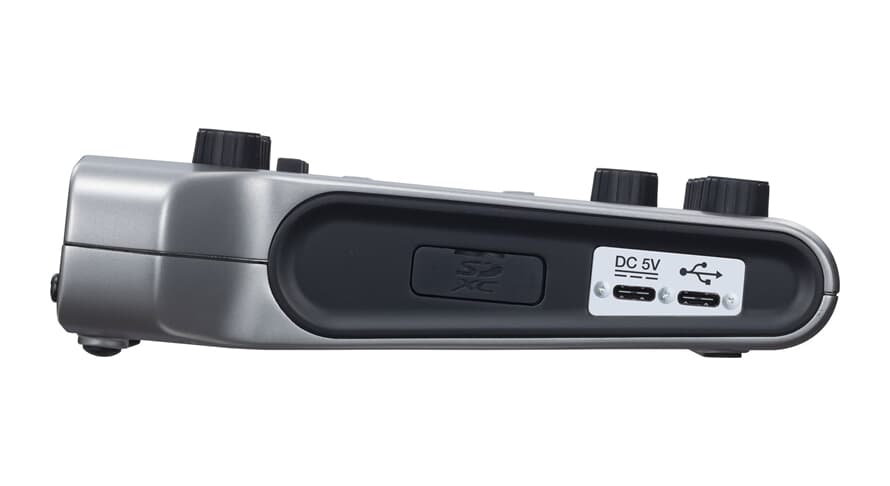 Zoom P4 PodTrak Podcast Mixer