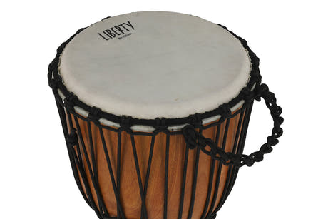 GEWA Liberty Series djembe Supertone 10" i mahogni med geiteskinn