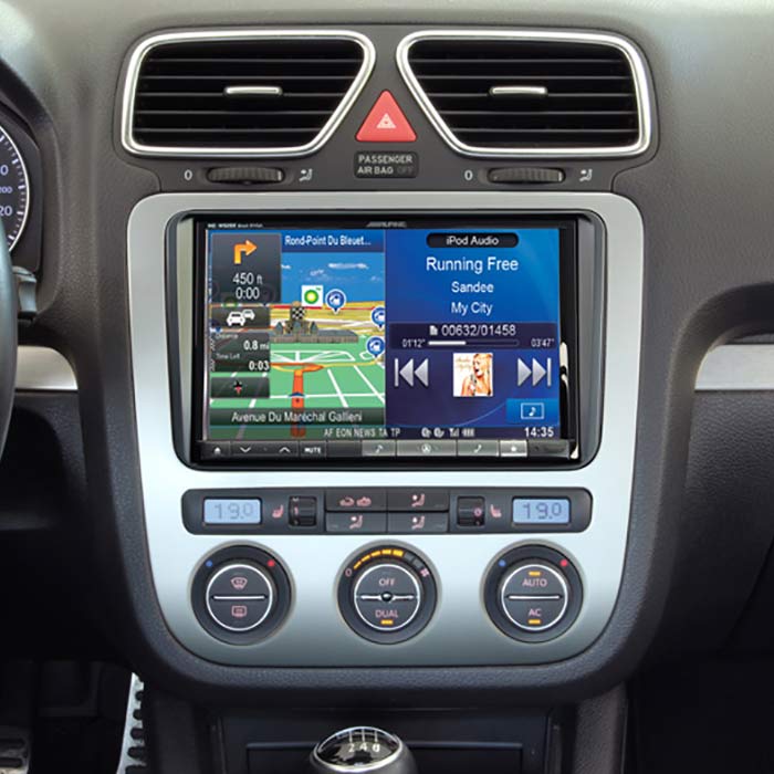 2-DIN 8" monteringssett f. VW m/hvitt display