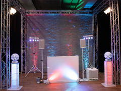 EUROLITE sett med 2x Stage Stand variabel inkl. trekk og veske, hvit