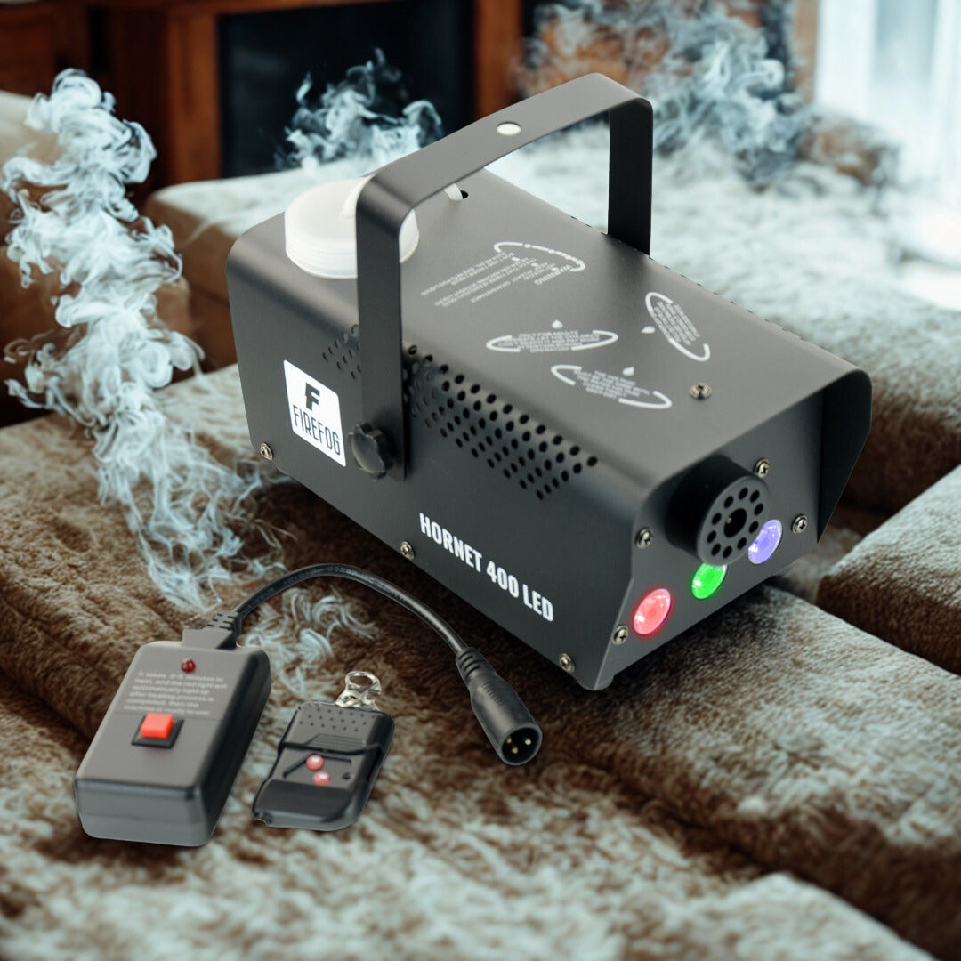 Firefog Hornet 400LED røykmaskin 400 W med LED og 2 fjernkontroller, svart