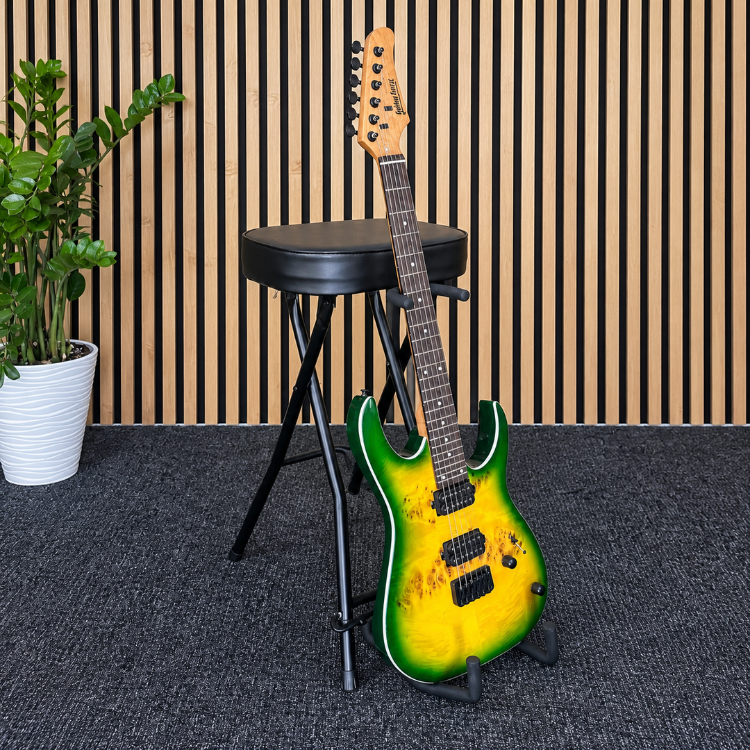 Hardman SB207 gitarstol med fotstøtte og gitarholder.