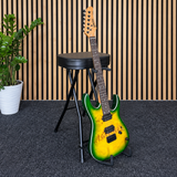 Hardman SB207 gitarstol med fotstøtte og gitarholder.