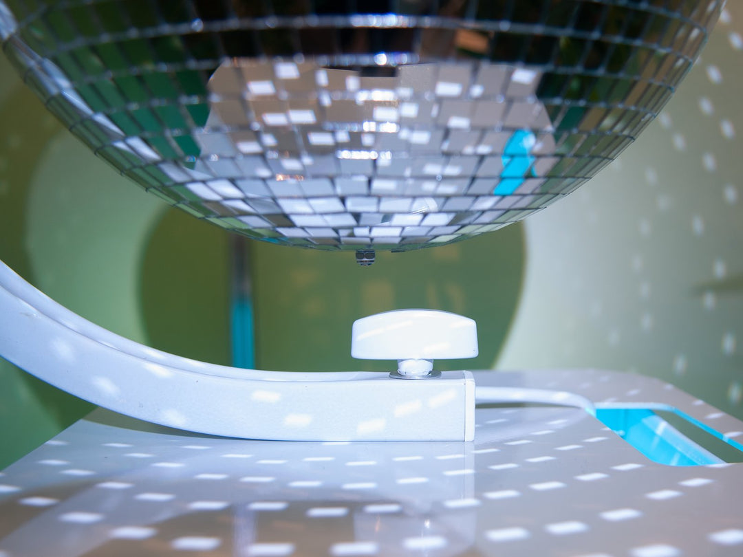 Holder med motor for discokuler opp til 50 cm (hvit)