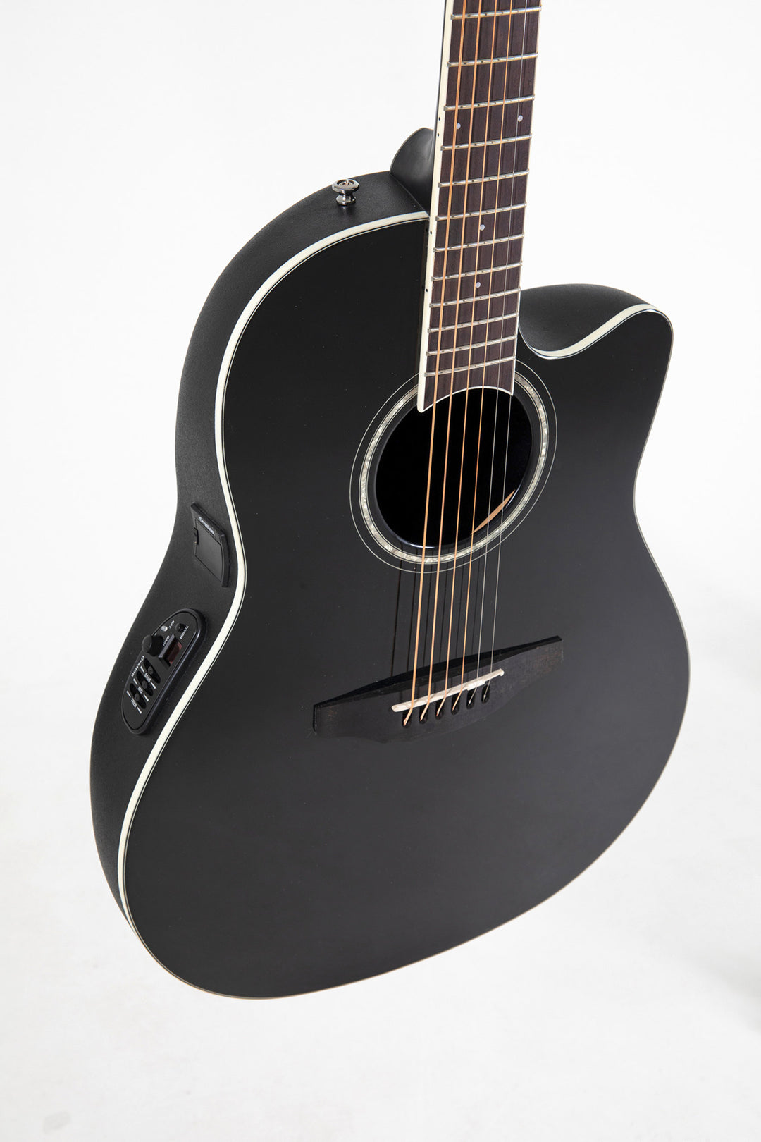 Ovation E-Acoustic Gitarer Celebrity CS Standard Mid Cutaway - Svart (CS24-5-G)