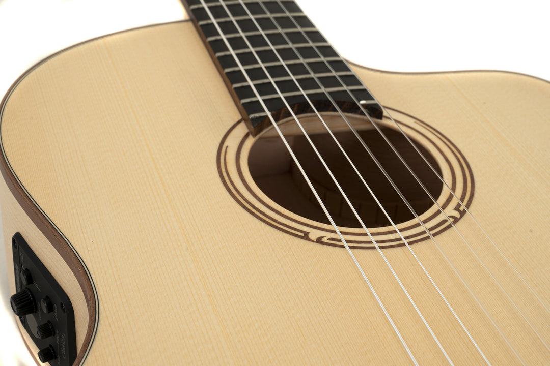 GEWA elektroakustisk klassisk gitar Pro Natura Silver Samba - elektroakustisk (Cutaway)