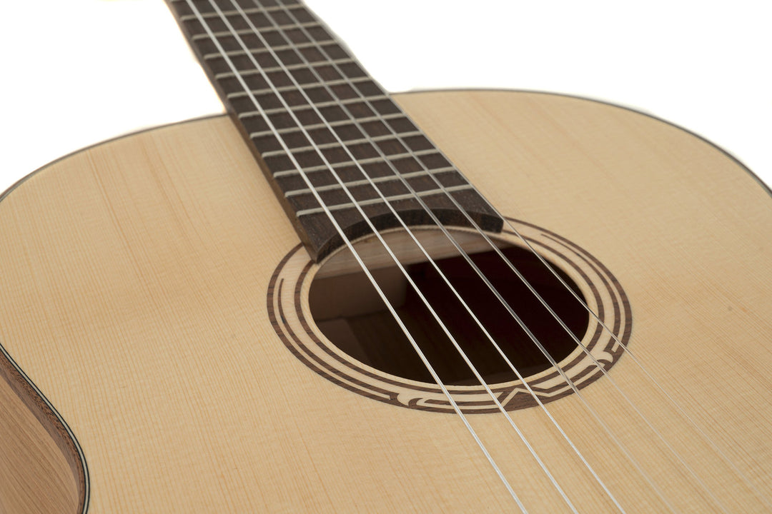 GEWA Klassisk gitar Pro Natura Gold 4/4 - 4/4, heltre (Cherry)
