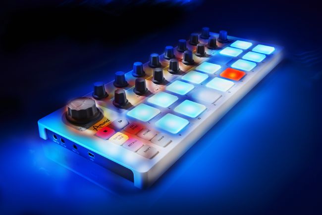 Arturia Beatstep MIDI-kontroller 