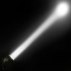 Cameo MOVO BEAM Z100 - Beam-moving head med ubegrenset rotasjon, LED-ring og zoom