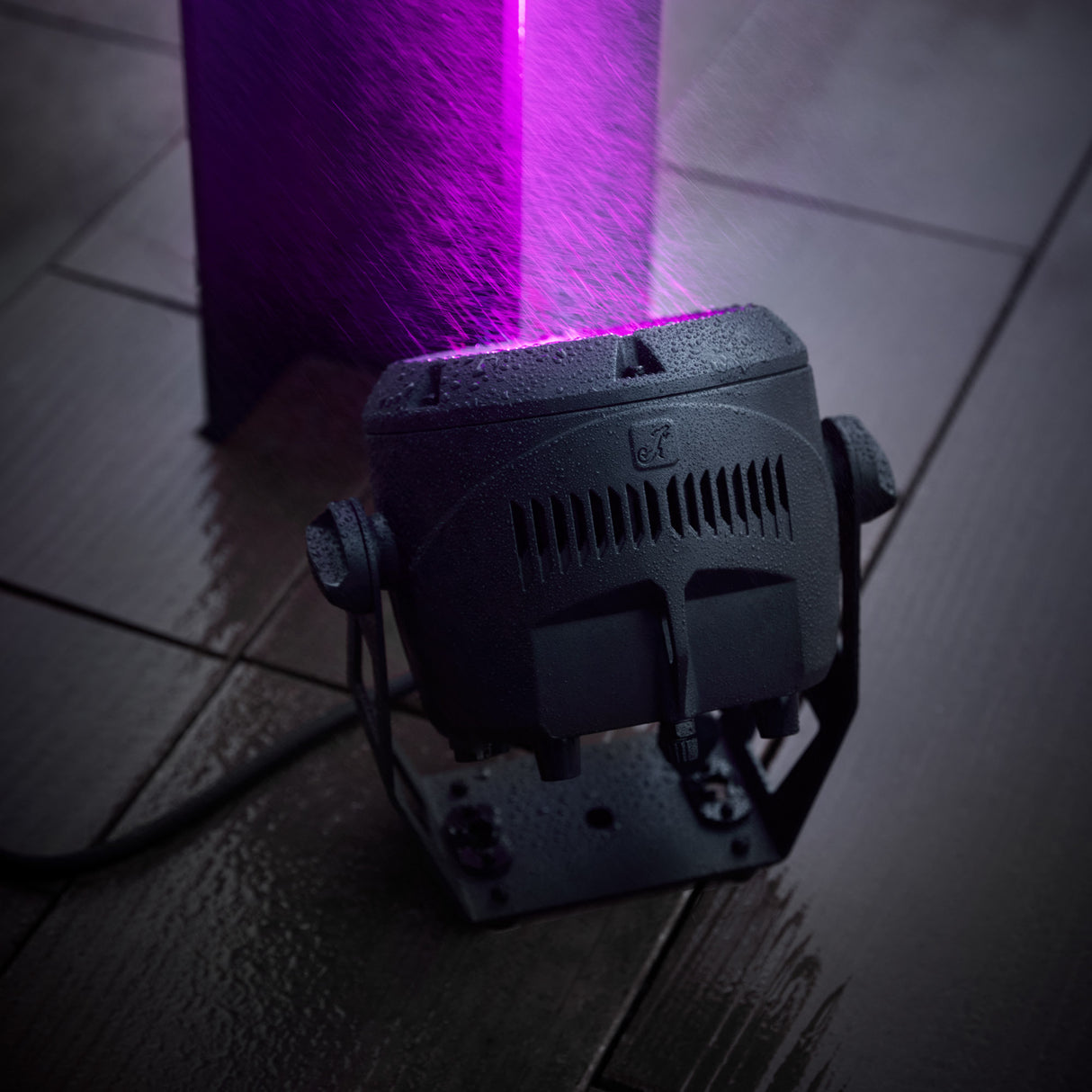 Cameo ROOT® PAR IP – LED utendørs spotlight