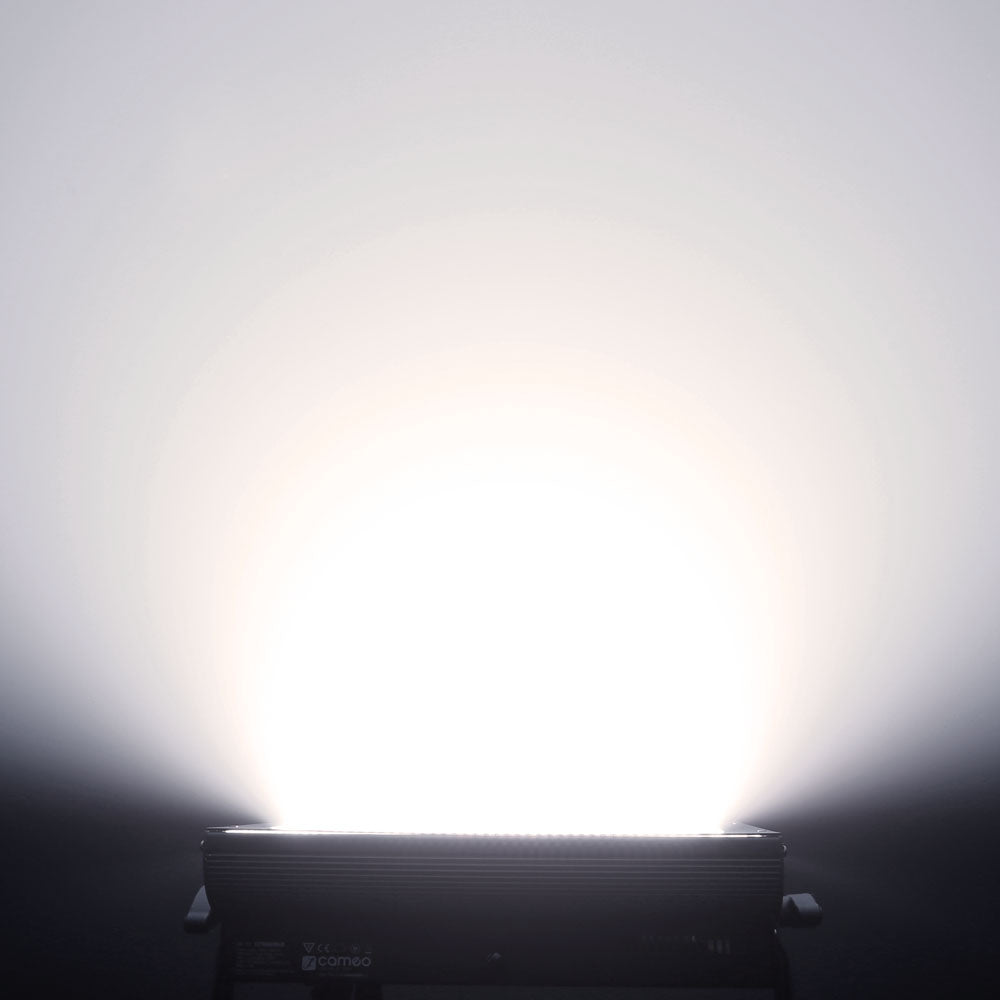Cameo THUNDER® WASH 600 W - 3-i-1 strobe-, blinder- og wash-lys 648 x 0,2 W hvitt lys