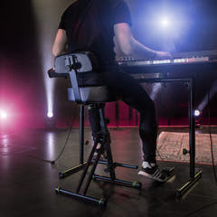 Gravity FM SEAT1 BR - Høydejusterbar krakk med fot- og ryggstøtte