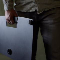 Gravity LTS T 02 B - Universelt laptopstativ med justerbare holdepinner og stålbase, svart