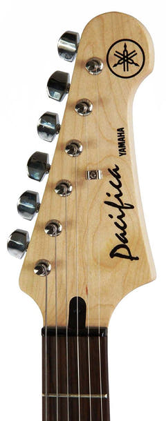Yamaha PACIFICA012 El-gitar (Svart)