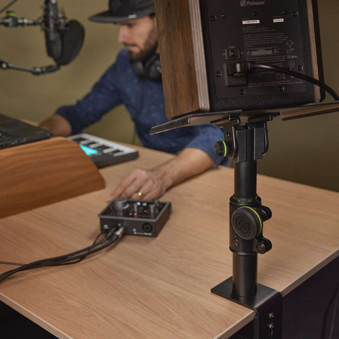 Gravity SP 3102 TM - Fleksibelt studie-monitorstativ med bordklemme