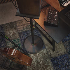 Gravity SP 3202 LR B - Stativ for studiomonitorhøyttaler med stor rund base