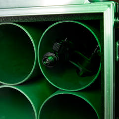 Gravity TMS 4232 B - Touring Series kort mikrofonStativ med sammenleggbar trefotsfot og 2-punkts justerbar teleskopboom, svart