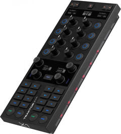 Native Instruments Traktor X1 MK3 Modular DJ Controller