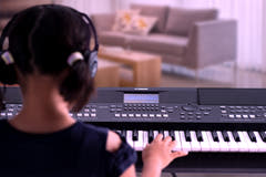 Yamaha PSR-SX600 Keyboard (svart)