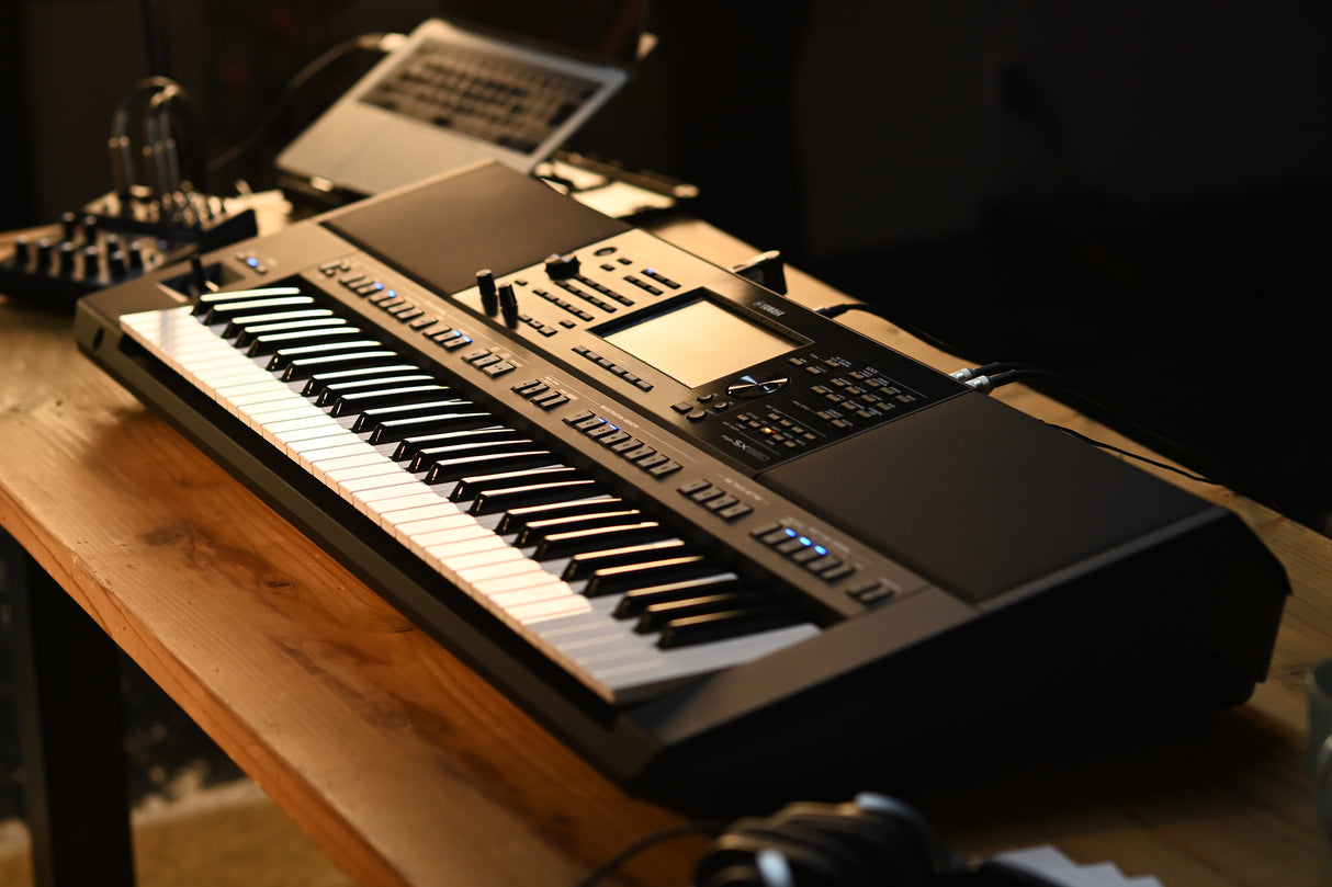 Yamaha PSR-SX920 keyboard