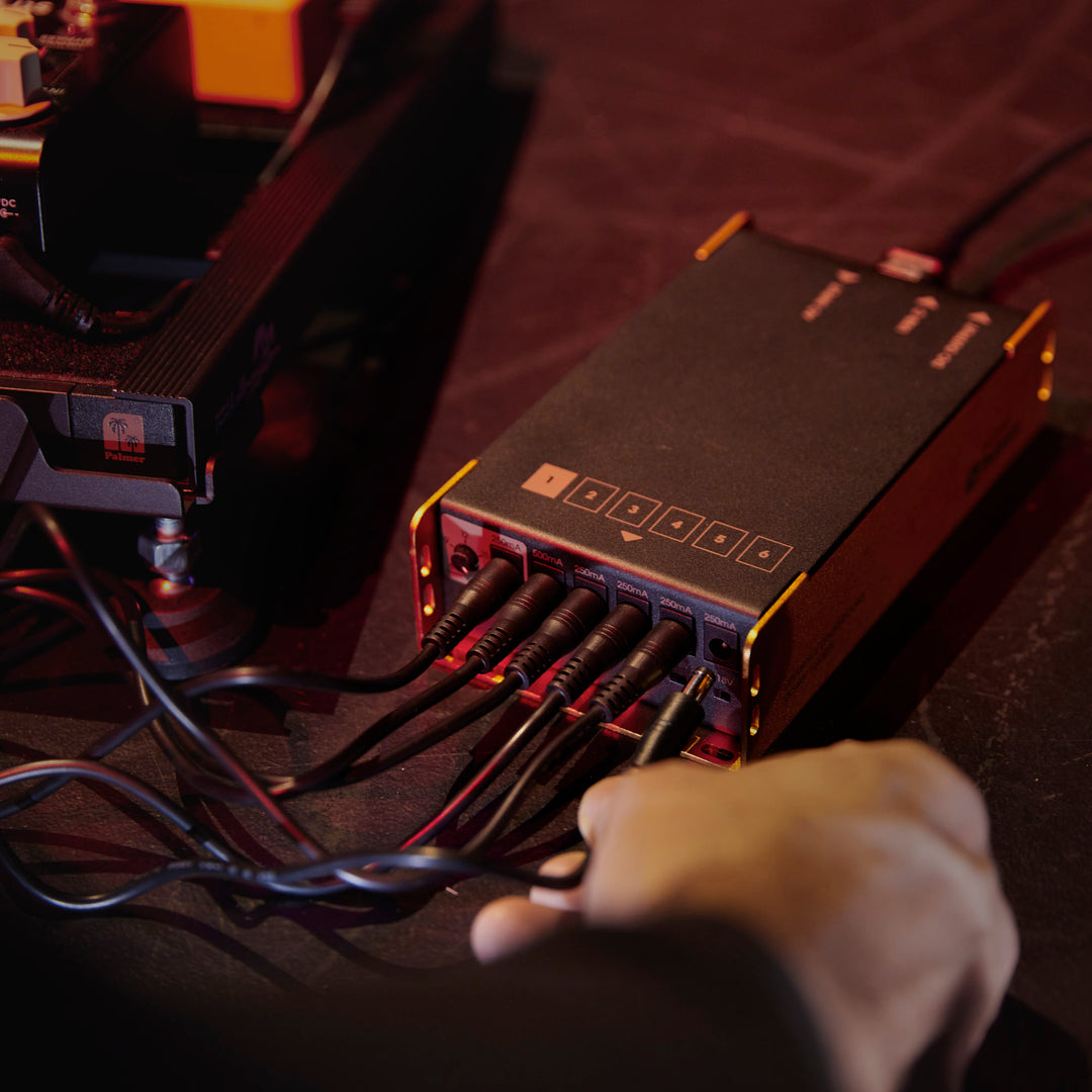 Palmer PWT 06 IEC - Universell strømforsyning til pedalboard med USB