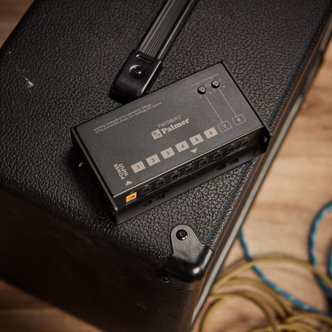 Palmer PWT 08 MK2 - Universell pedalboard-strømforsyning med 8 utganger