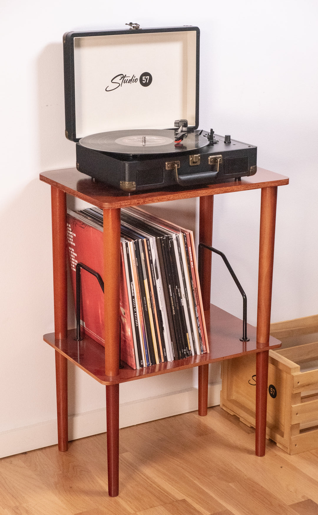 Studio 57 Platespiller bord med oppbevaring (tre)