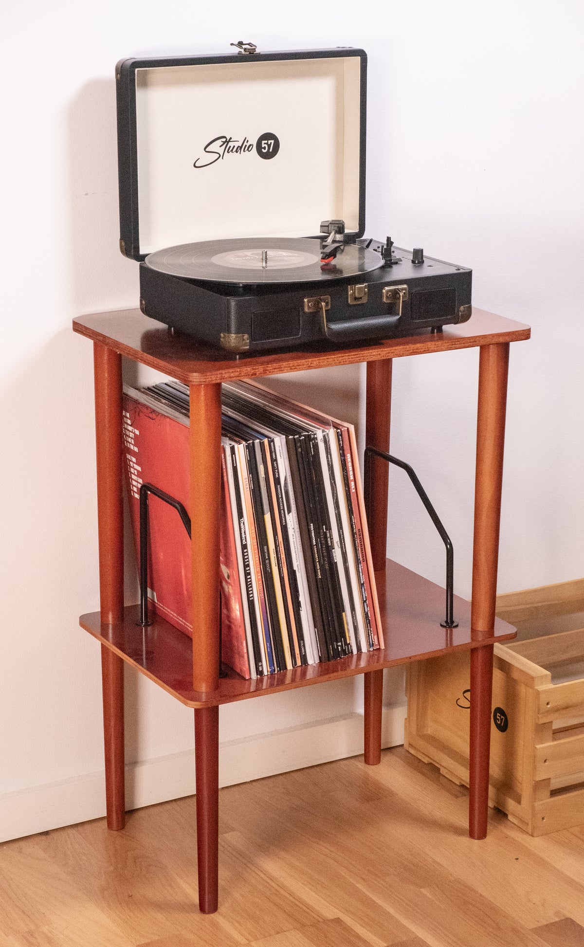 Studio 57 Platespiller bord med oppbevaring (tre)