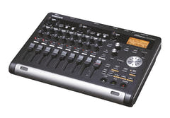 Tascam DP-03SD digital 8-sporsopptaker inkl. 4 GB SD-kort