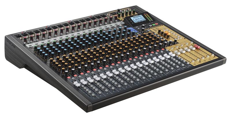 Tascam Model 2400 digitalmikser og digital 24-spors opptaker