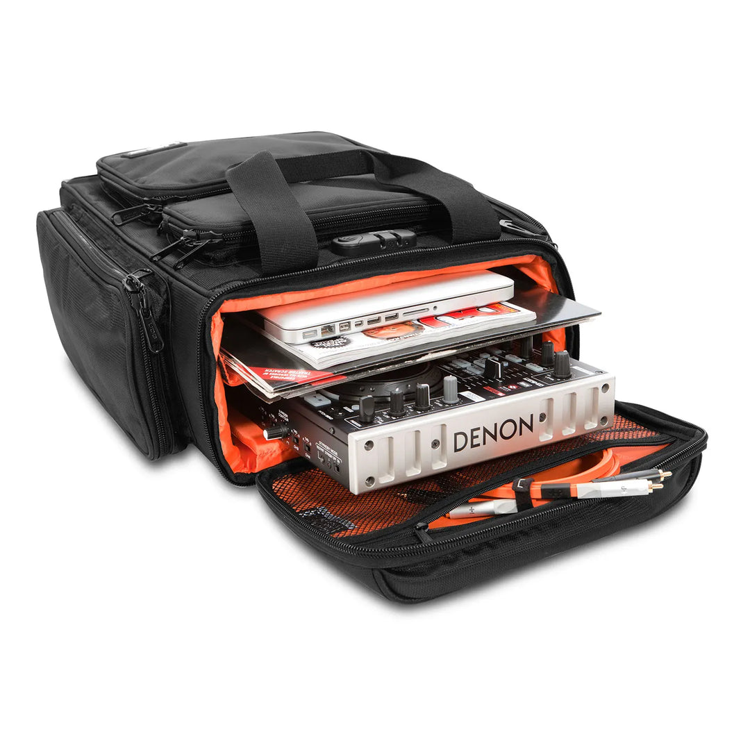 UDG Ultimate ProducerBag Stor - Svart / Oransje innvendig