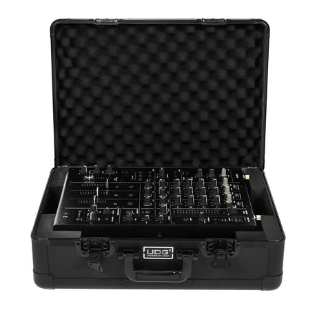 UDG Ultimate Aluminium Flight Case AlphaTheta DJM-V5 Svart