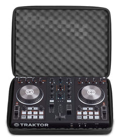 UDG Creator Kontroller hardcase medium Svart MK2