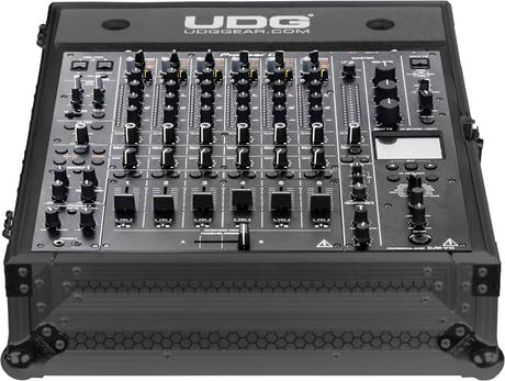 UDG Ultimate Flight-koffert Pioneer DJM-V10 Svart