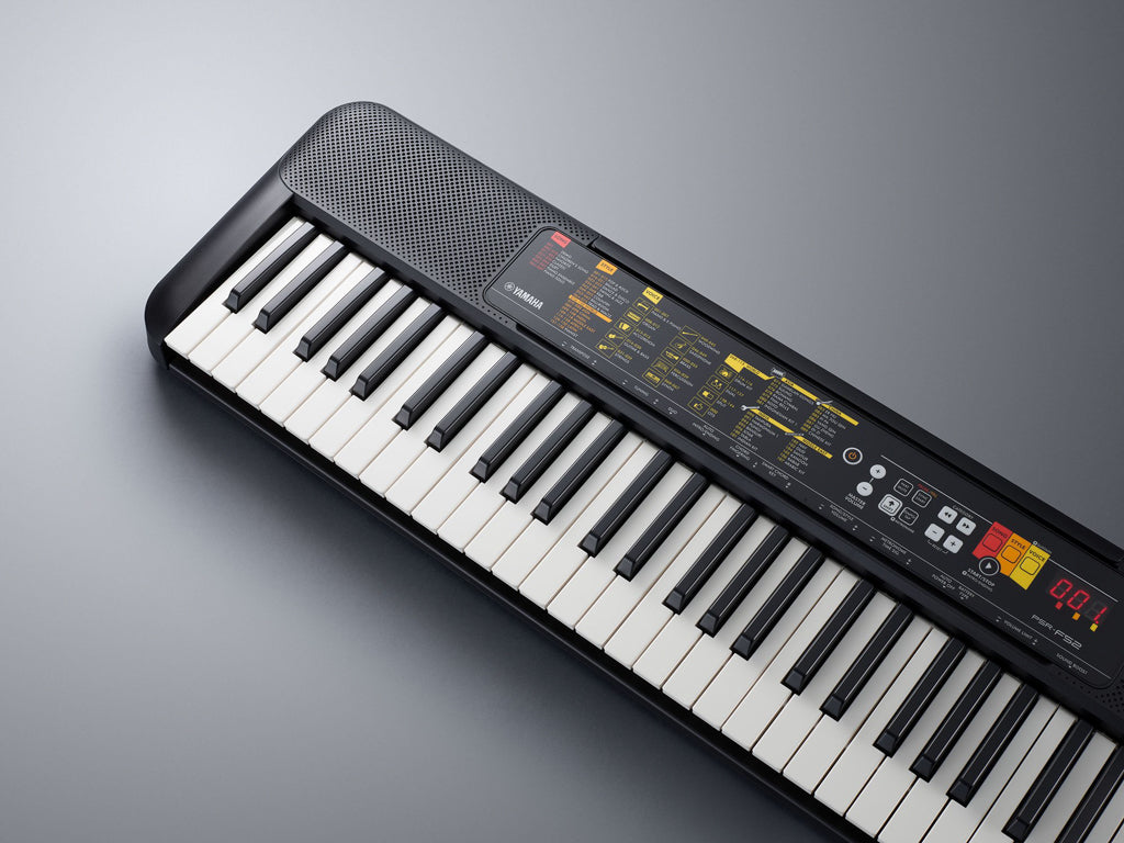 Yamaha PSR-F52 Keyboard (Sort) Pakke
