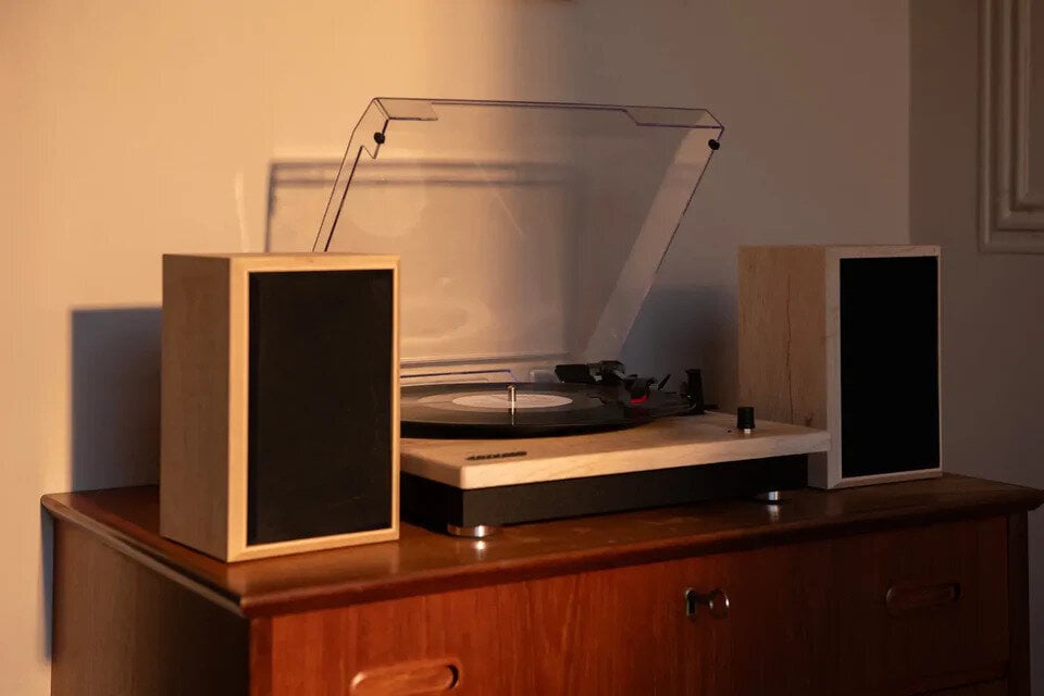 Crosley Brio Platespiller m/høyttalere, Natural