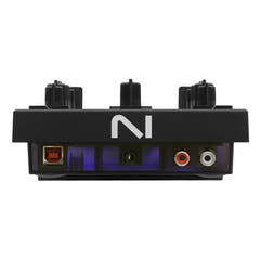 Native Instruments Traktor Z1 MK2 DJ-mikserkontroller og lydgrensesnitt
