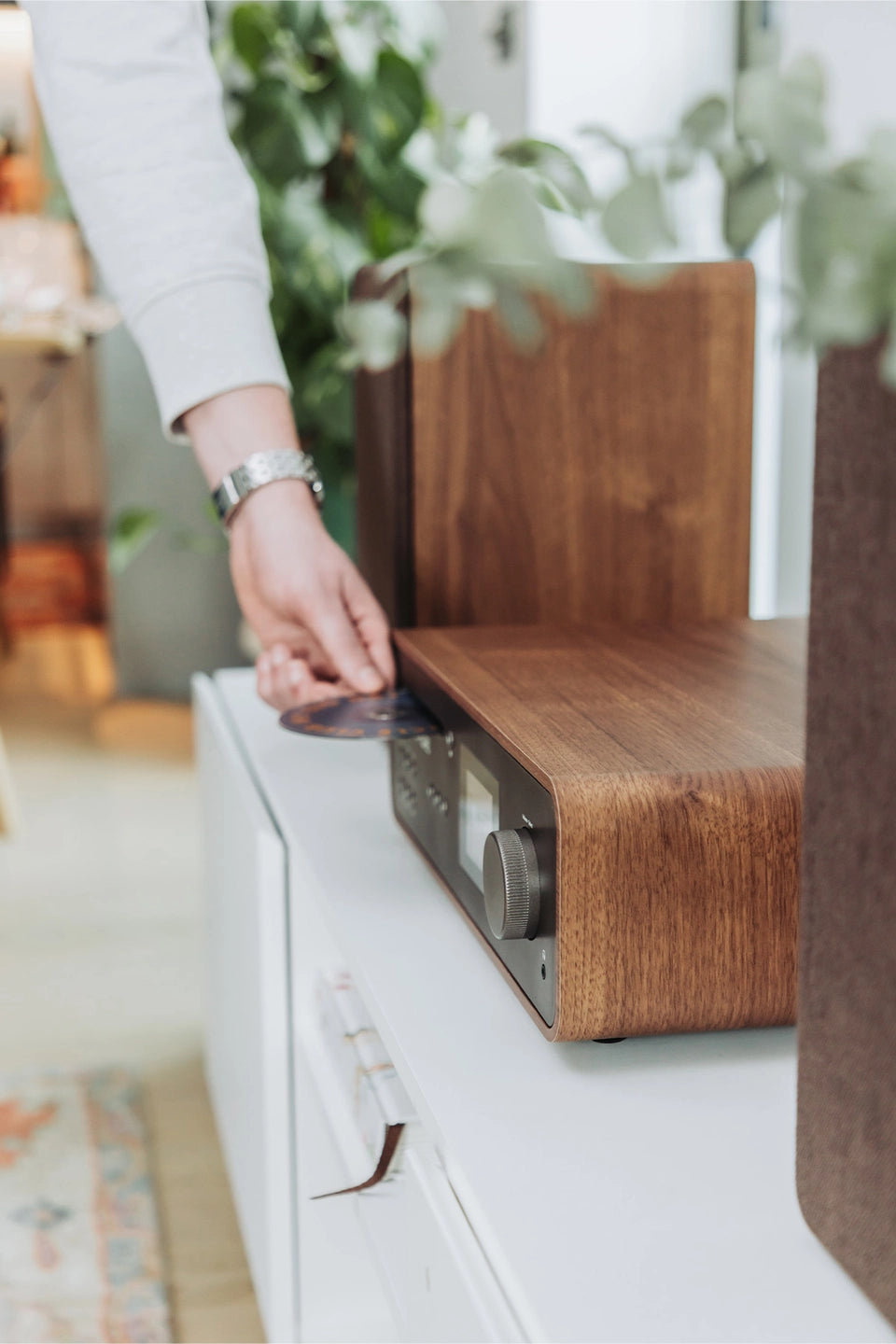 Pure Classic Stereo Hi-Fi System – DAB+, CD, Bluetooth, 100W, Valnøtt